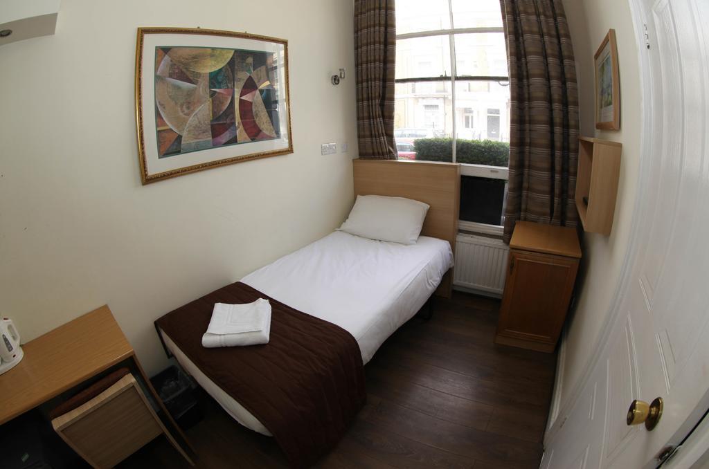 Gasthof Holland Court 3*